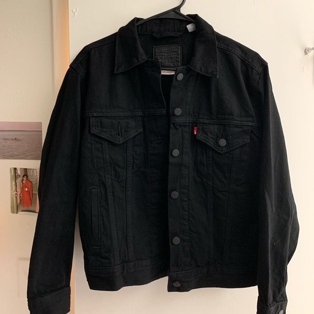 Black denim Levi’s jacket